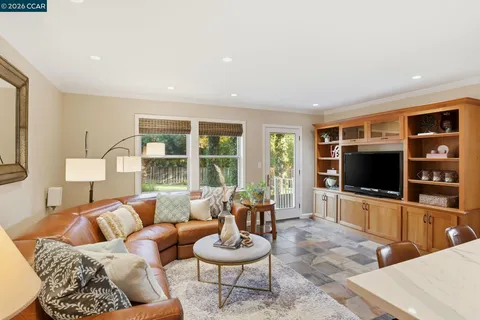 $1,999,000 | 4 Corte Santa Clara, Moraga, CA 94556