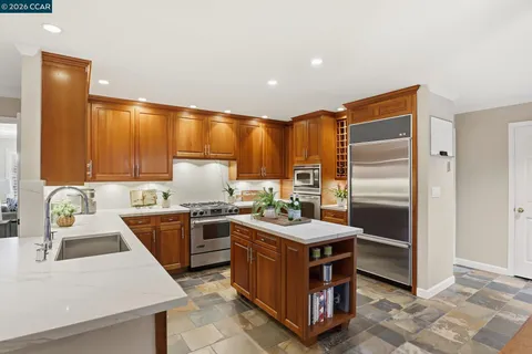 $1,999,000 | 4 Corte Santa Clara, Moraga, CA 94556