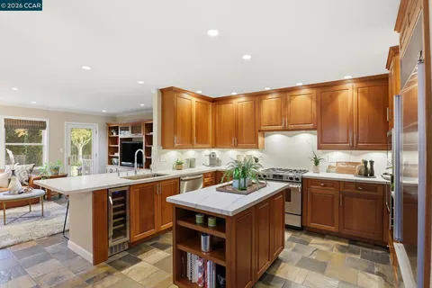 $1,999,000 | 4 Corte Santa Clara, Moraga, CA 94556