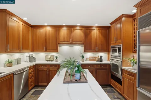 $1,999,000 | 4 Corte Santa Clara, Moraga, CA 94556