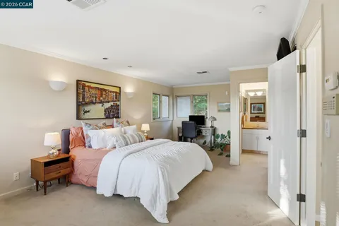 $1,999,000 | 4 Corte Santa Clara, Moraga, CA 94556