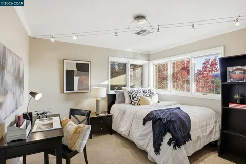 $1,999,000 | 4 Corte Santa Clara, Moraga, CA 94556