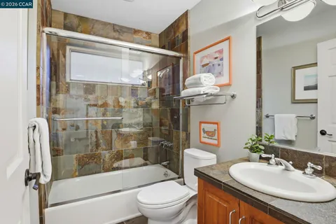 $1,999,000 | 4 Corte Santa Clara, Moraga, CA 94556