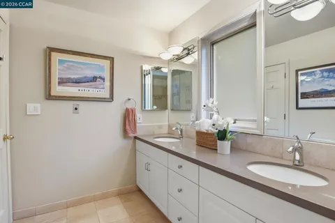 $1,999,000 | 4 Corte Santa Clara, Moraga, CA 94556