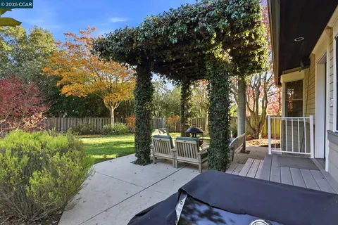 $1,999,000 | 4 Corte Santa Clara, Moraga, CA 94556