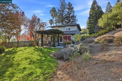 $1,999,000 | 4 Corte Santa Clara, Moraga, CA 94556