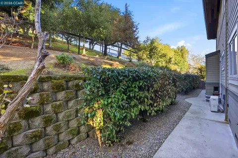 $1,999,000 | 4 Corte Santa Clara, Moraga, CA 94556