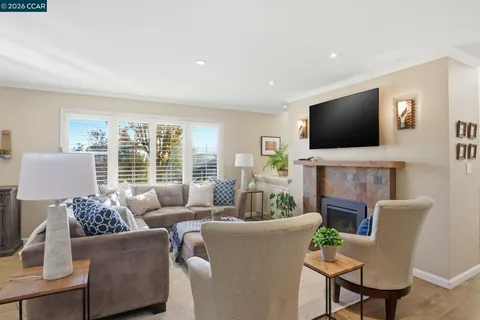 $1,999,000 | 4 Corte Santa Clara, Moraga, CA 94556