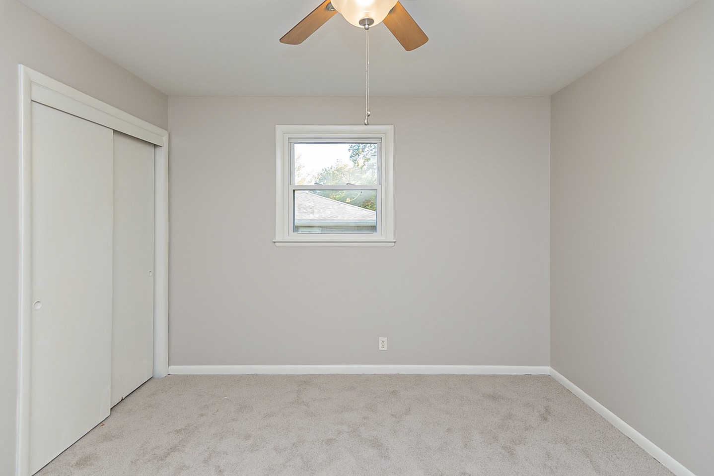 3121 Boulder Park Drive Nashville, TN 37214 - Photo 9 of 20 an empty room with a window