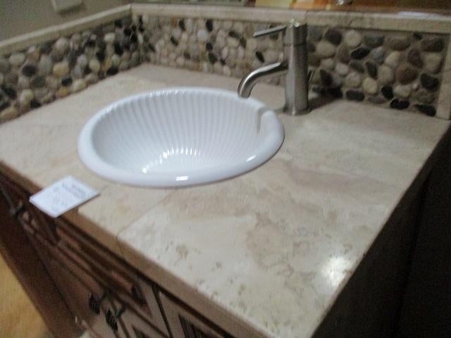 70782 Banberry Black Butte Ranch, OR 97759 - Photo 6 of 16 431-552465 BATHROOM 1