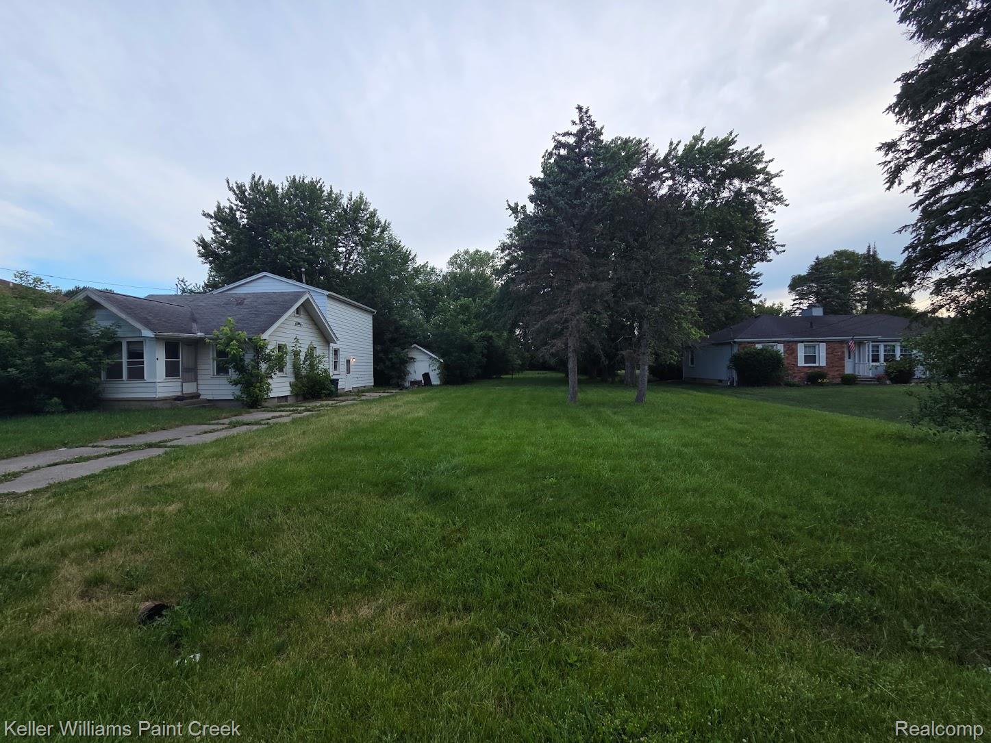 2051 Orpington Road Troy, MI 48083 - Photo 2 of 4 side.jpg