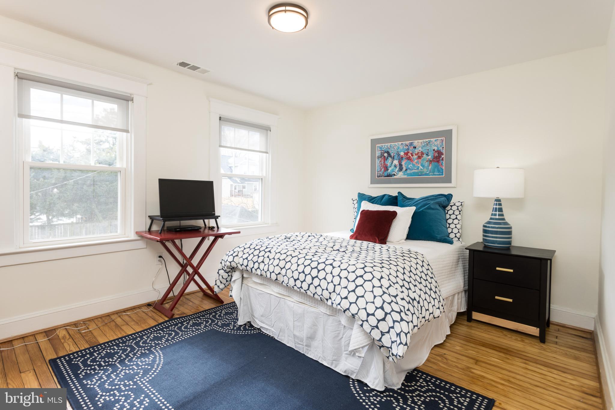 625 Dunkirk Road Baltimore, MD 21212 - Photo 21 of 39 Bright and inviting bedroom with natural light.