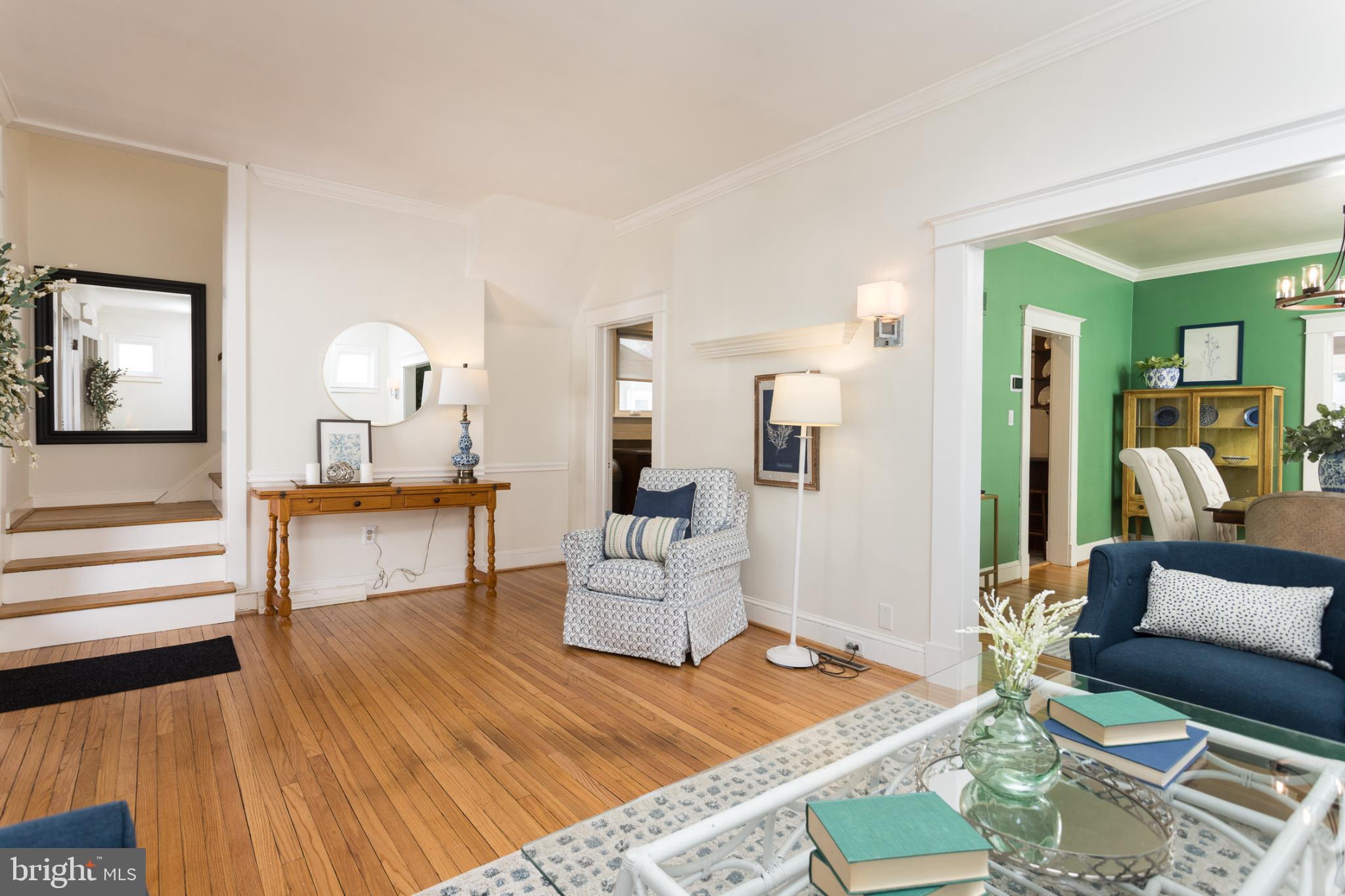 625 Dunkirk Road Baltimore, MD 21212 - Photo 6 of 39 Bright and inviting open living space.