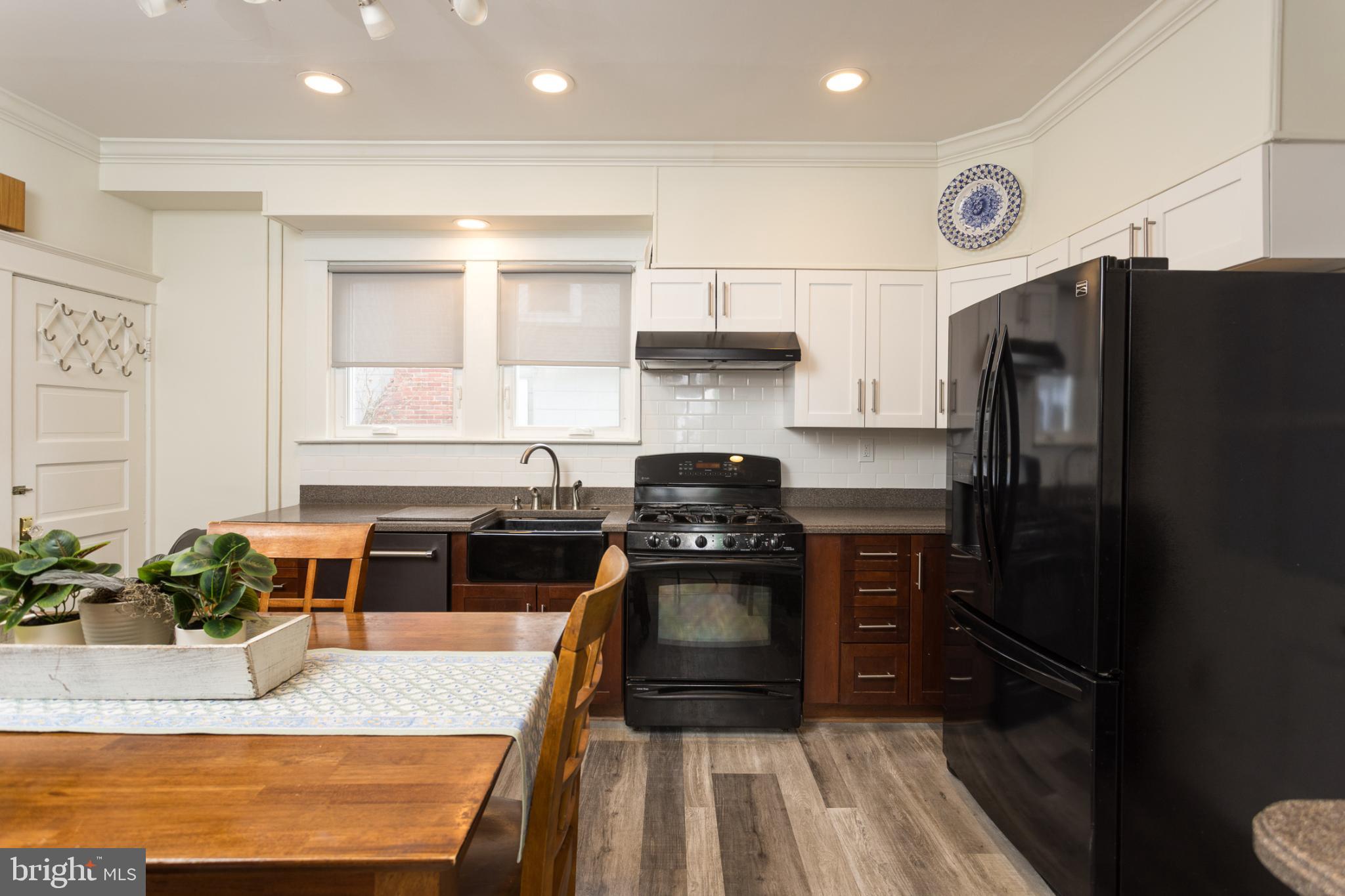 625 Dunkirk Road Baltimore, MD 21212 - Photo 10 of 39 Modern kitchen with sleek finishes.