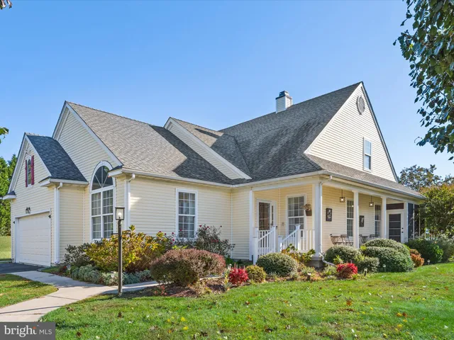 a front view of house with yard