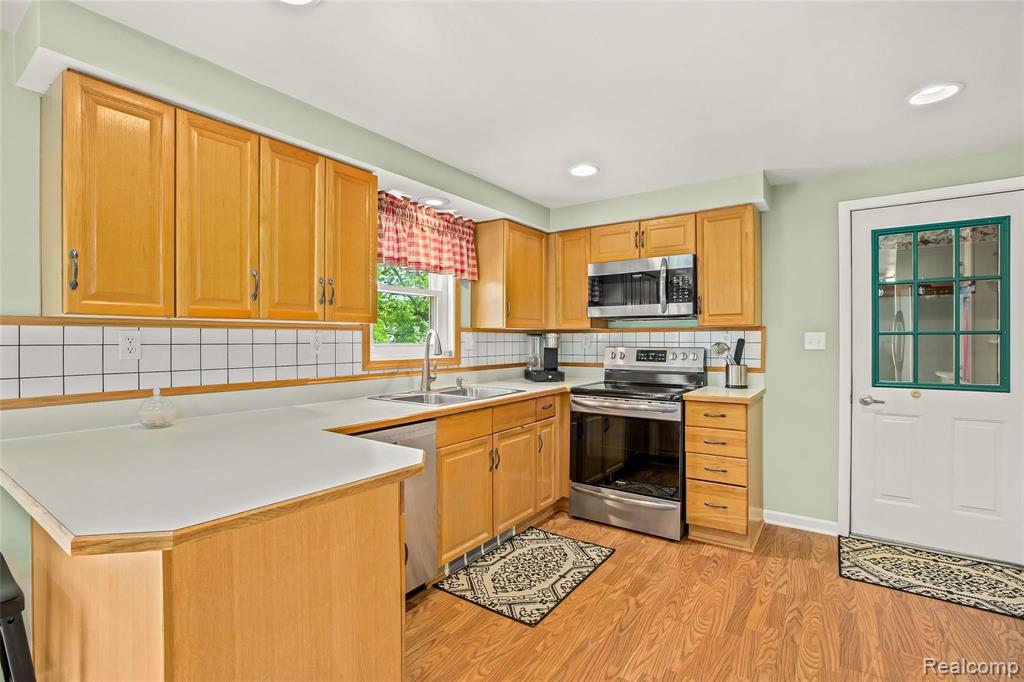 728 Riverside Drive Linden, MI 48451 - Photo 9 of 51