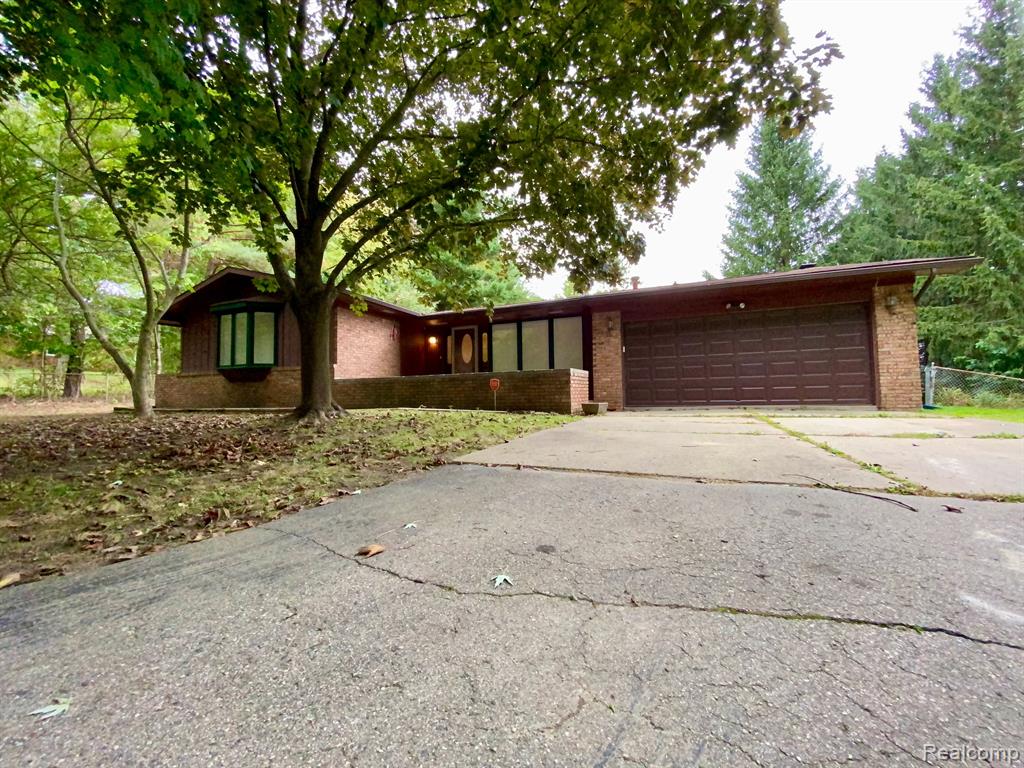 8388 32 Mile Road Washington, MI 48095 - Photo 1 of 18