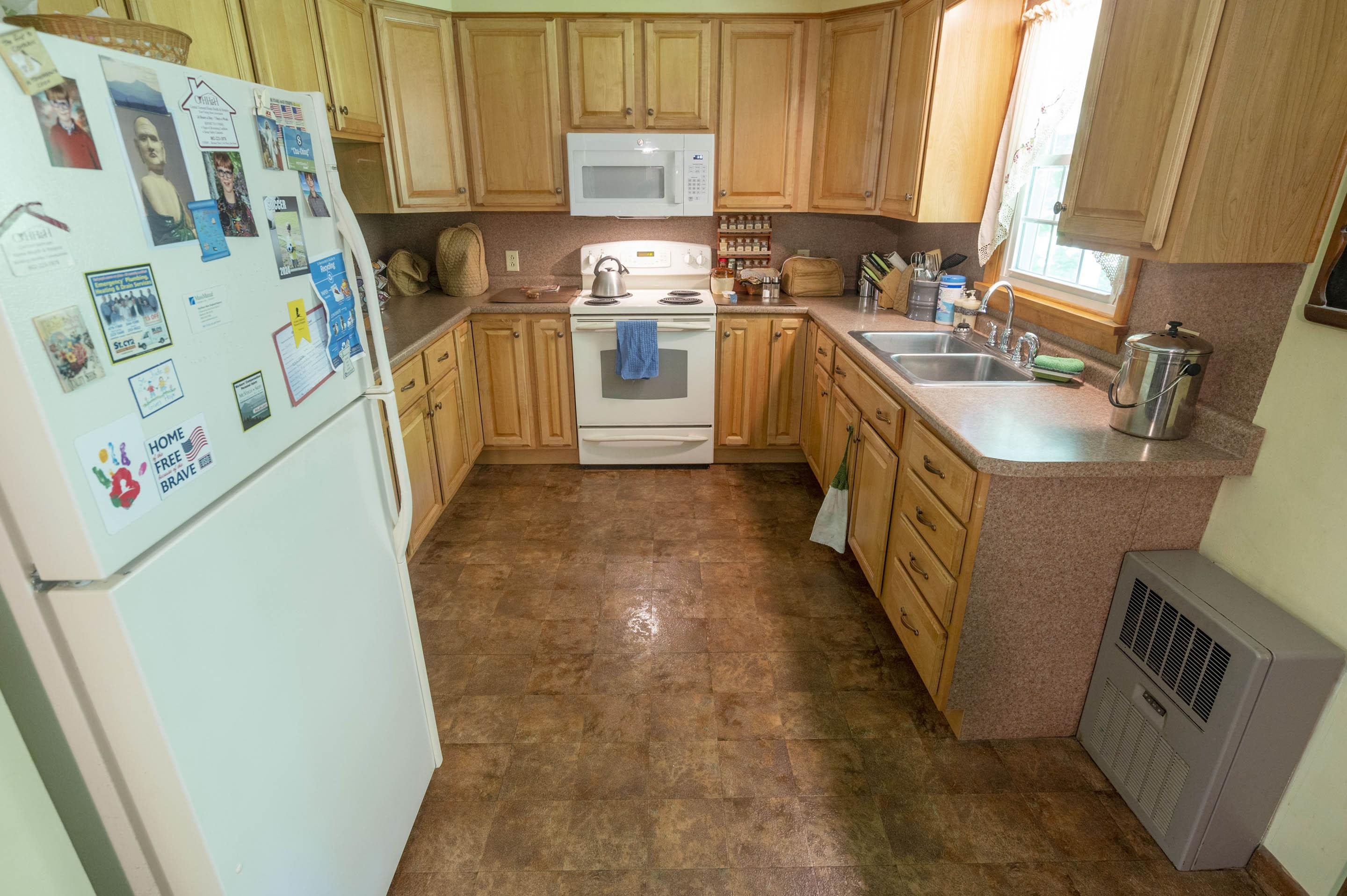 131 Slate Avenue Northfield, VT 05663 - Photo 7 of 38