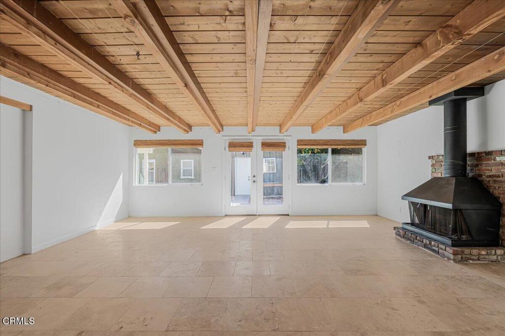 13902 Calvert Street Van Nuys, CA 91401 - Photo 13 of 33 a big room with windows