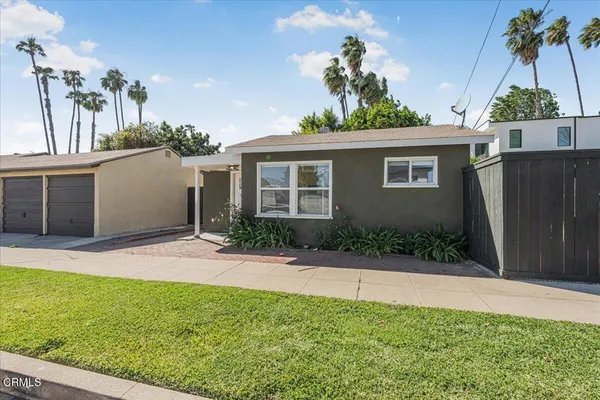 $4,100 | 13902 Calvert Street, Van Nuys, CA 91401