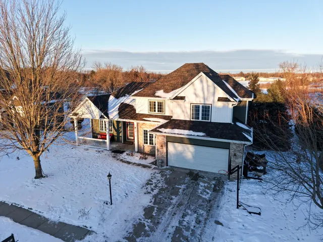 $729,500 | 841 Summer Creek Road, Oconomowoc, WI 53066