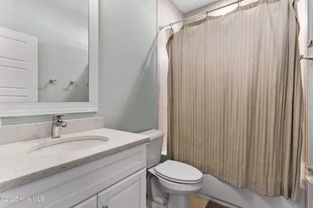 $3,200 | 501 Crown Pointe Drive, Hampstead, NC 28443