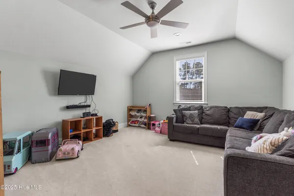 $3,200 | 501 Crown Pointe Drive, Hampstead, NC 28443