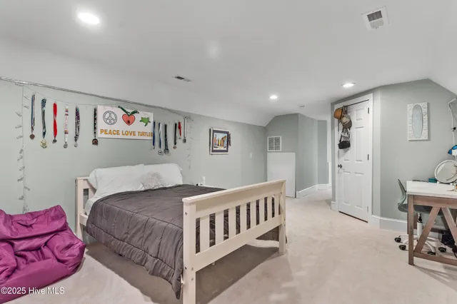 $3,200 | 501 Crown Pointe Drive, Hampstead, NC 28443