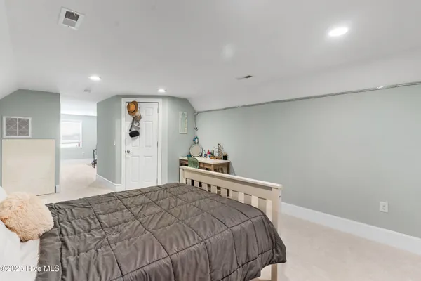 $3,200 | 501 Crown Pointe Drive, Hampstead, NC 28443