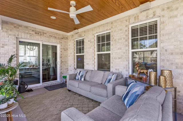 $3,200 | 501 Crown Pointe Drive, Hampstead, NC 28443