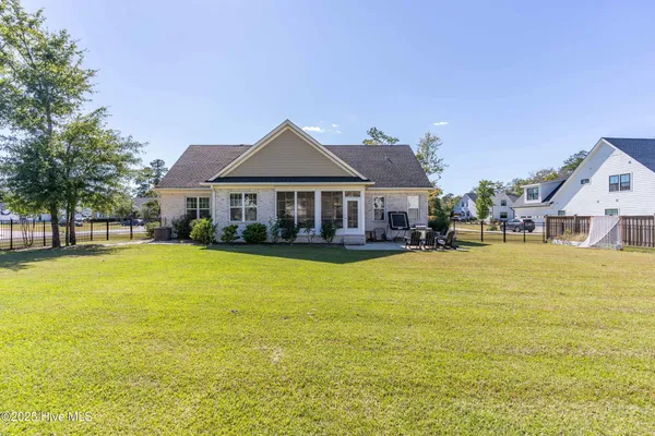 $3,200 | 501 Crown Pointe Drive, Hampstead, NC 28443