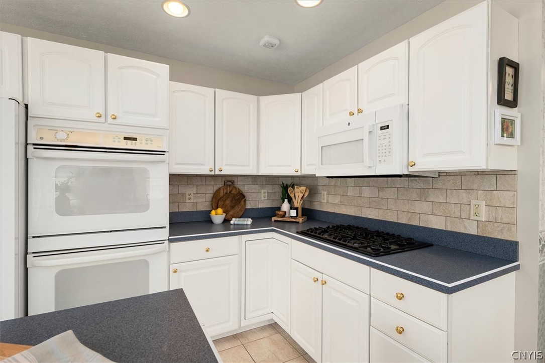 9211 Grange Hill Road New Hartford, NY 13413 - Photo 8 of 50