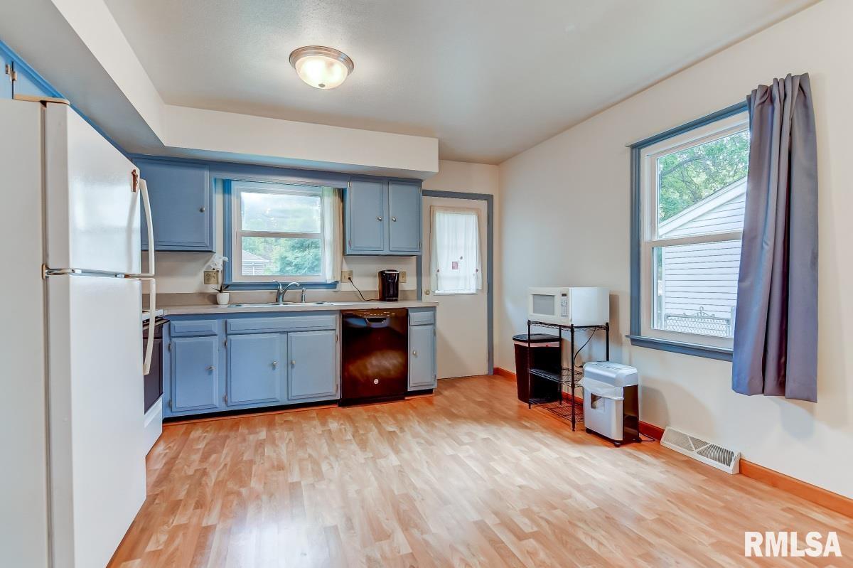 2308 Hampton Drive Springfield, IL 62704 - Photo 13 of 30 Gallery Image 13