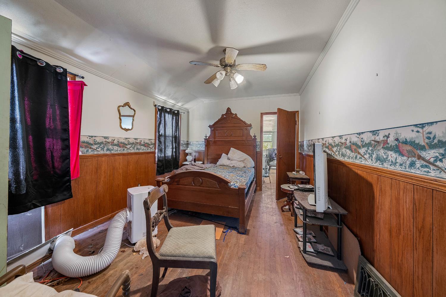 743 College City Road Arbuckle, CA 95912 - Photo 18 of 61 a bedroom with furniture and a window