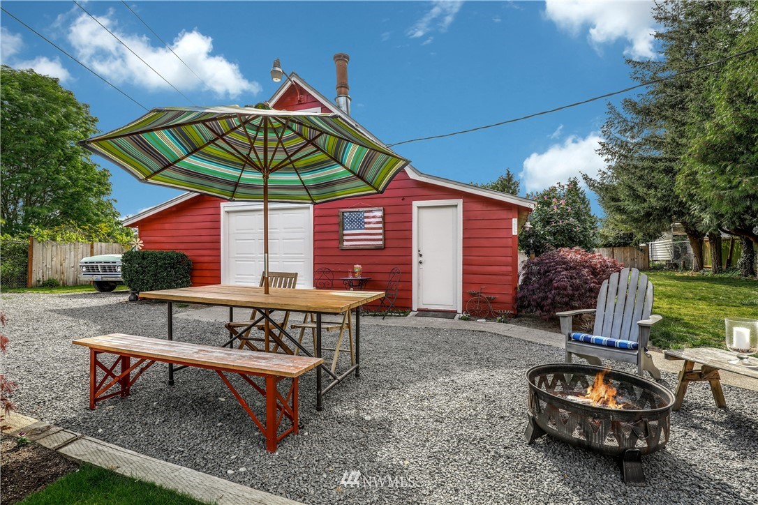 2139 Northeast 12th Street Renton, WA 98056 - Photo 7 of 11