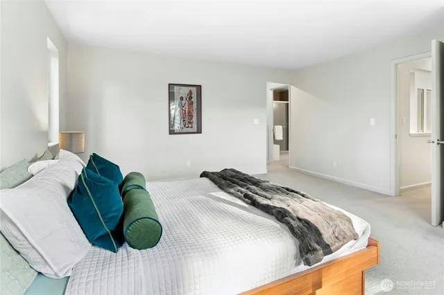 $1,400,000 | 15912 252nd Avenue Southeast, Issaquah, WA 98027