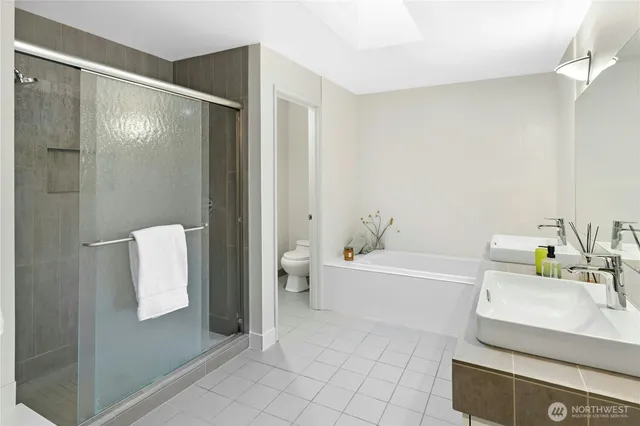 $1,400,000 | 15912 252nd Avenue Southeast, Issaquah, WA 98027