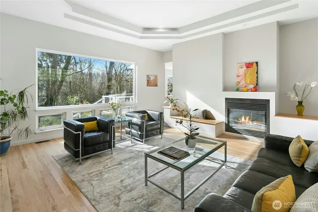 $1,400,000 | 15912 252nd Avenue Southeast, Issaquah, WA 98027