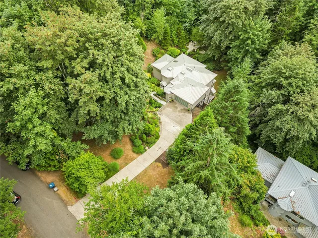 $1,400,000 | 15912 252nd Avenue Southeast, Issaquah, WA 98027