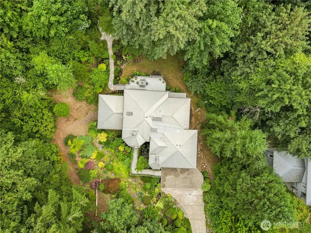 $1,400,000 | 15912 252nd Avenue Southeast, Issaquah, WA 98027