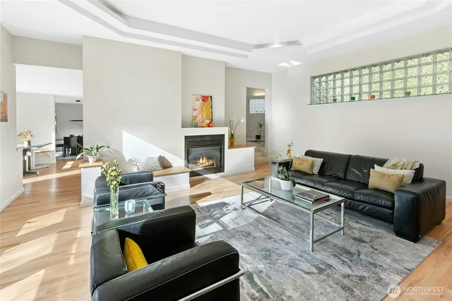 $1,400,000 | 15912 252nd Avenue Southeast, Issaquah, WA 98027