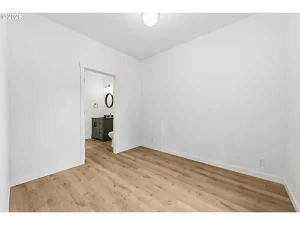 $368,500 | 5592 Burnett Avenue, Unit B, Eugene, OR 97402