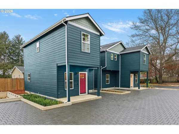 $368,500 | 5592 Burnett Avenue, Unit B, Eugene, OR 97402