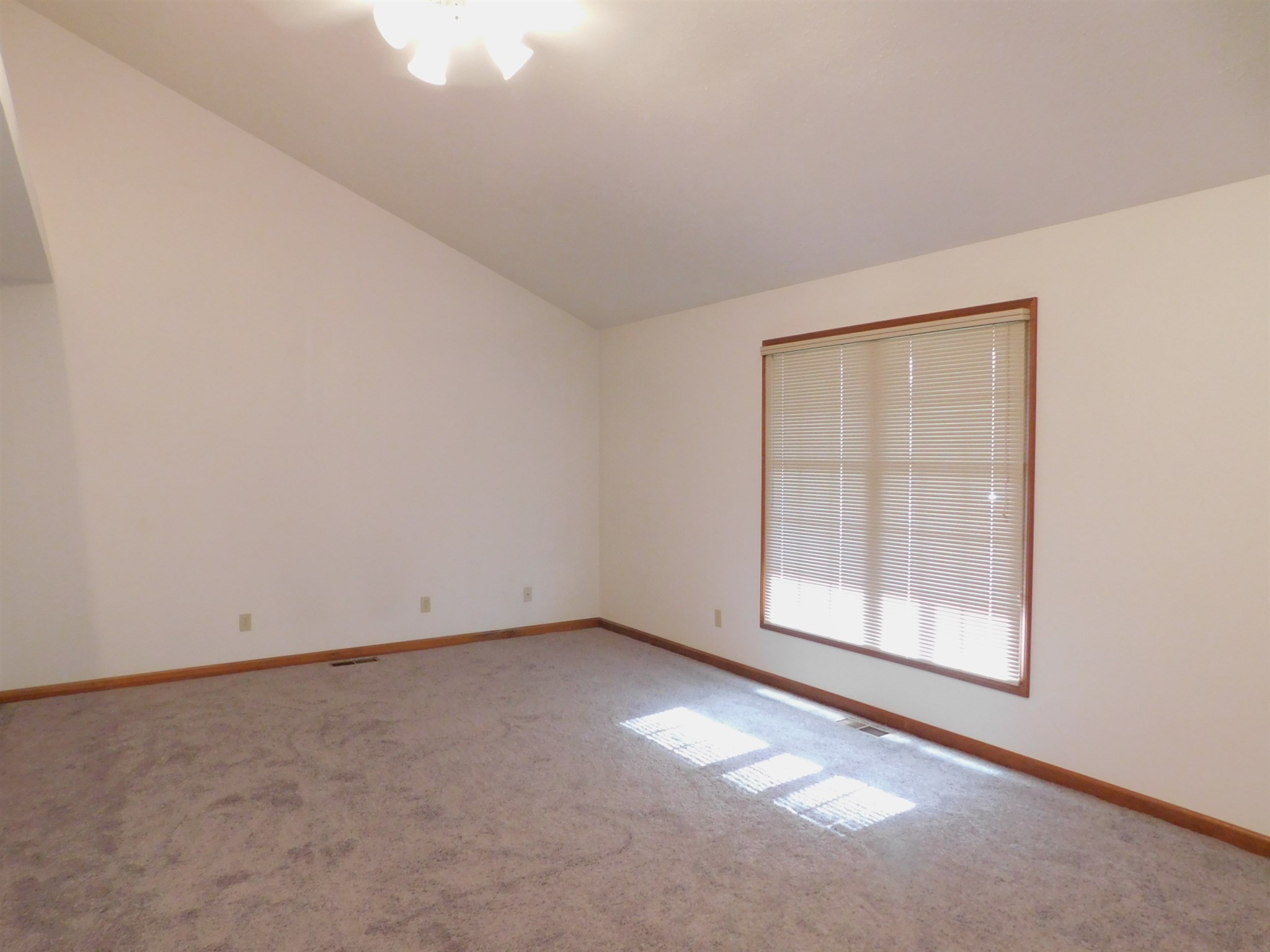 3412 West Devon Road Muncie, IN 47304 - Photo 9 of 31