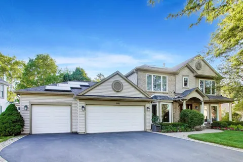 $749,900 | 845 Saugatuck Trail, Vernon Hills, IL 60061