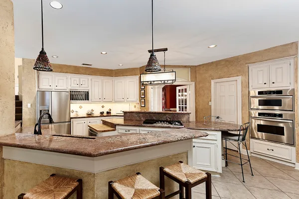 $1,396,000 | 6 Misty Point, The Woodlands, TX 77380