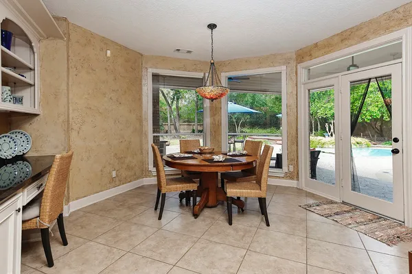 $1,396,000 | 6 Misty Point, The Woodlands, TX 77380