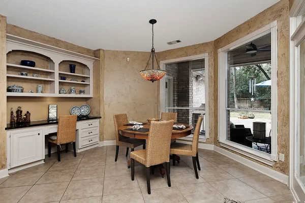 $1,396,000 | 6 Misty Point, The Woodlands, TX 77380