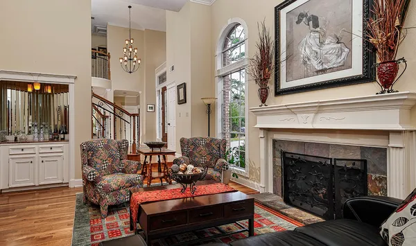 $1,396,000 | 6 Misty Point, The Woodlands, TX 77380