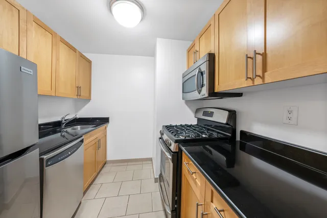 $690,000 | 199 Bowery, Unit 11E | Lower East Side